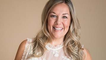 Psychic Medium Mindie Adamos